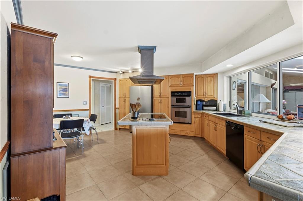 311 Henley DR photo 17