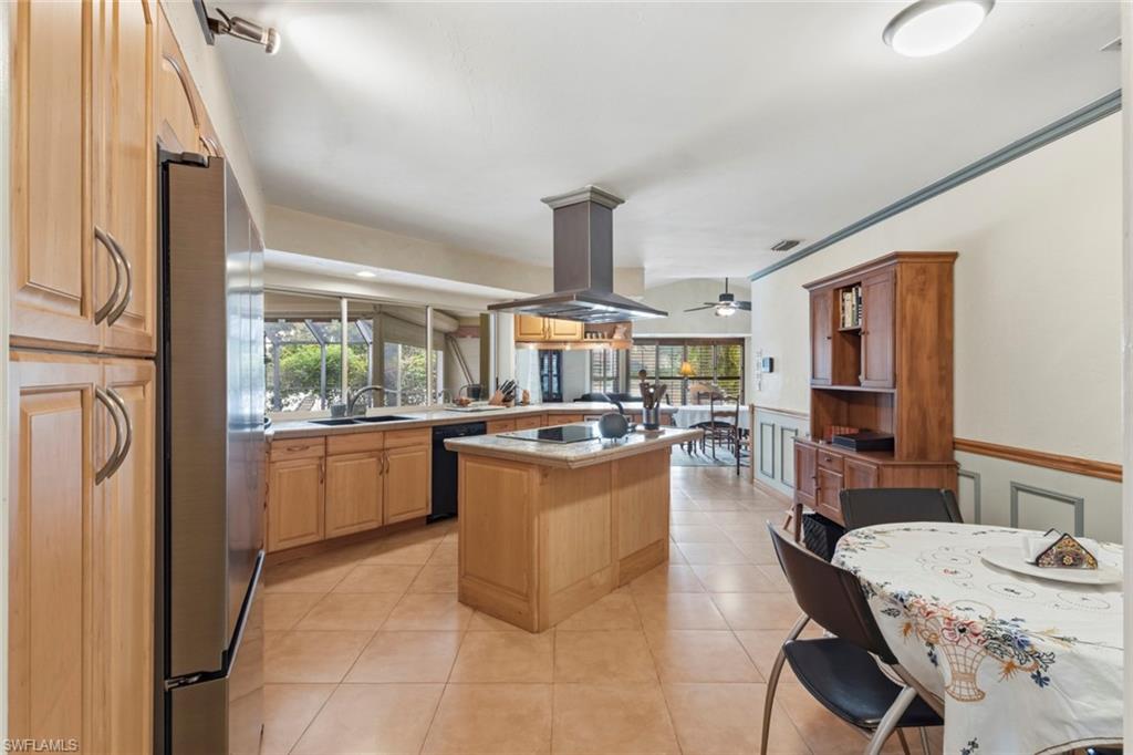 311 Henley DR photo 16