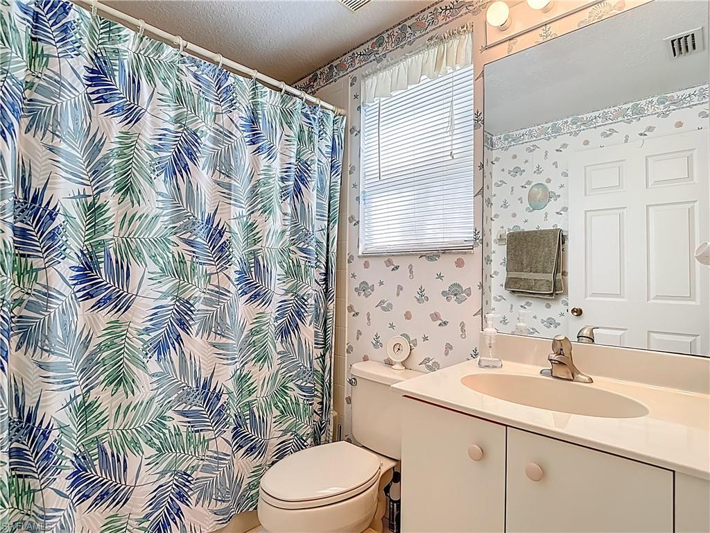 6930 Huntington Lakes CIR 104 photo 26