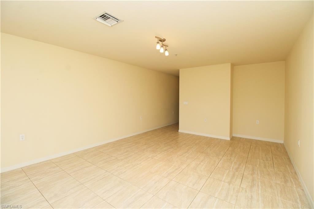 9051 Gervais CIR 1503 photo 14