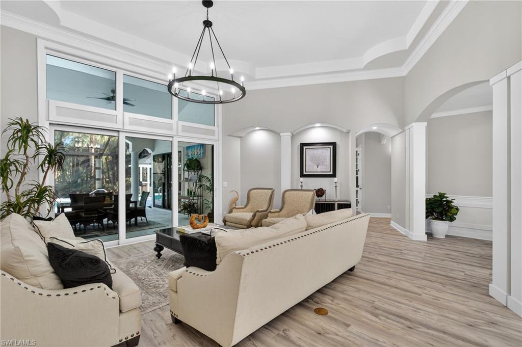 Outside views from the moment you walk into the home.
