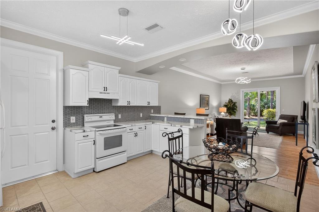Light and bright kitchen and Great Room in guest house!