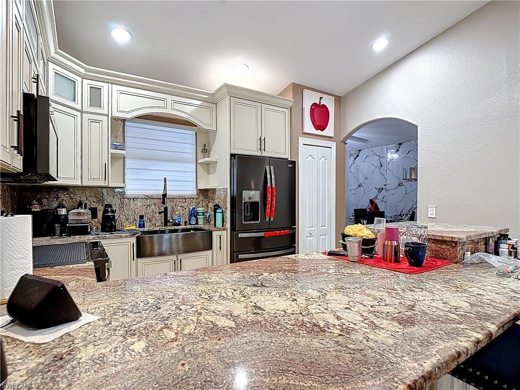 1845 Desoto BLVD N photo 8