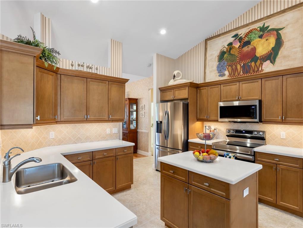 15567 Caloosa Creek CIR photo 12