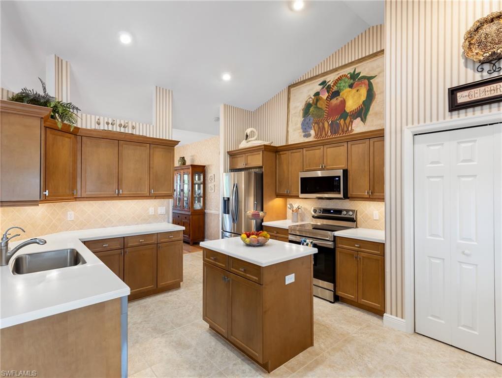 15567 Caloosa Creek CIR photo 11
