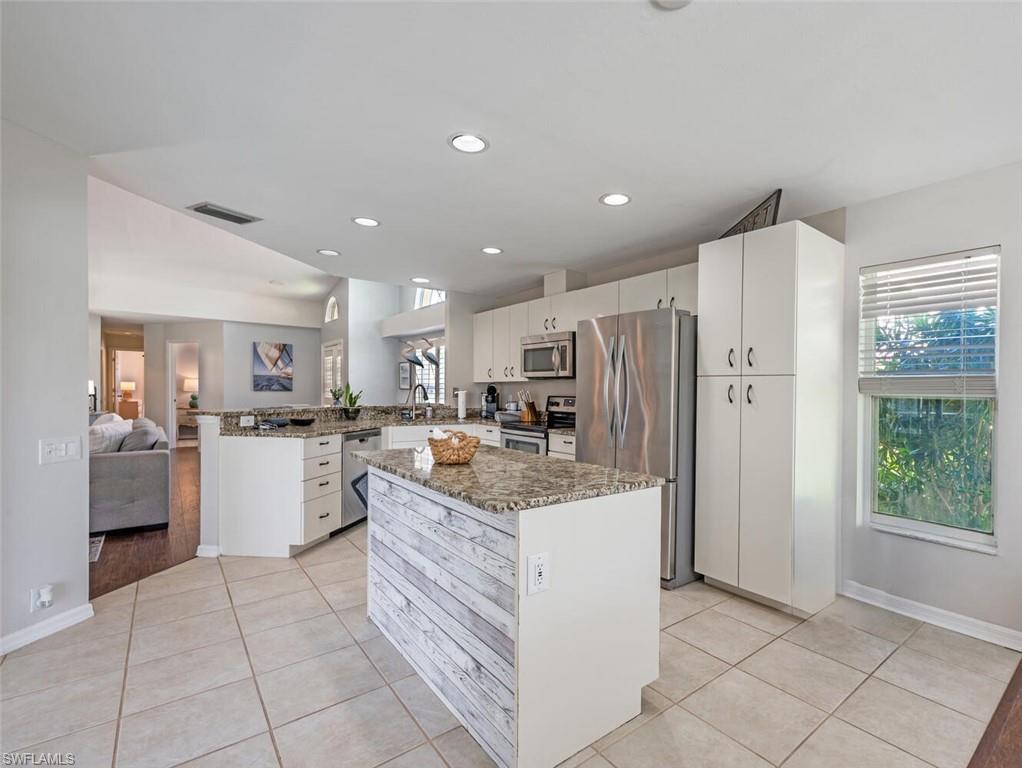 641 Saint Andrews BLVD 108-1 photo 14