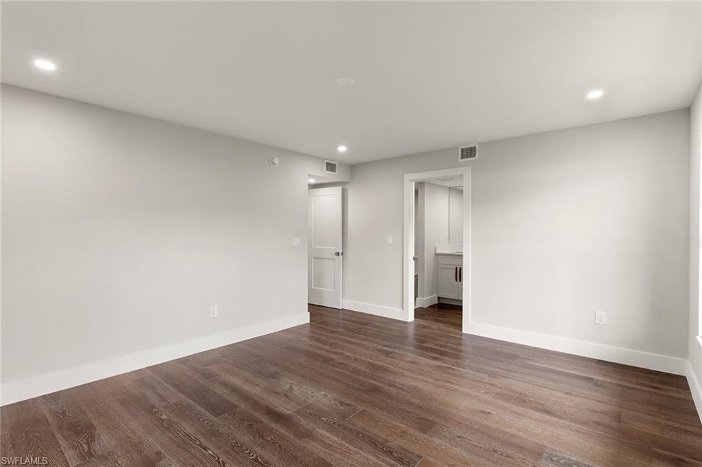 2850 Gulf Shore BLVD N 106 photo 17