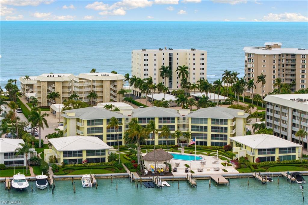 2850 Gulf Shore BLVD N 106