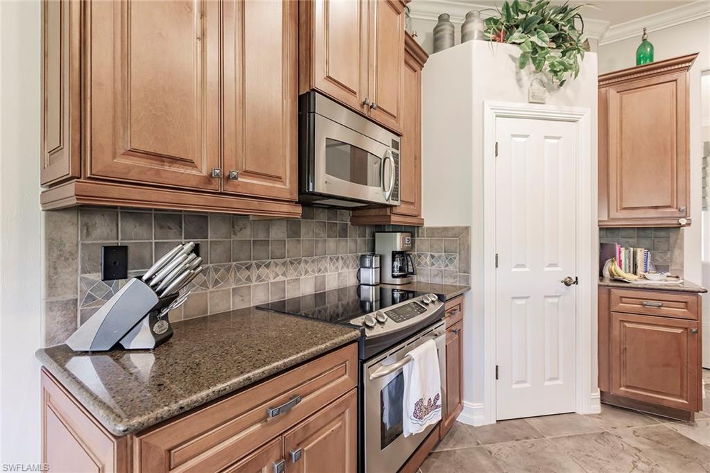 6105 Dogleg DR photo 16