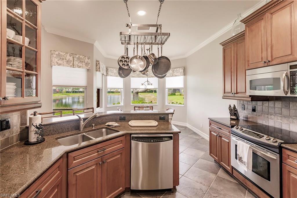 6105 Dogleg DR photo 18