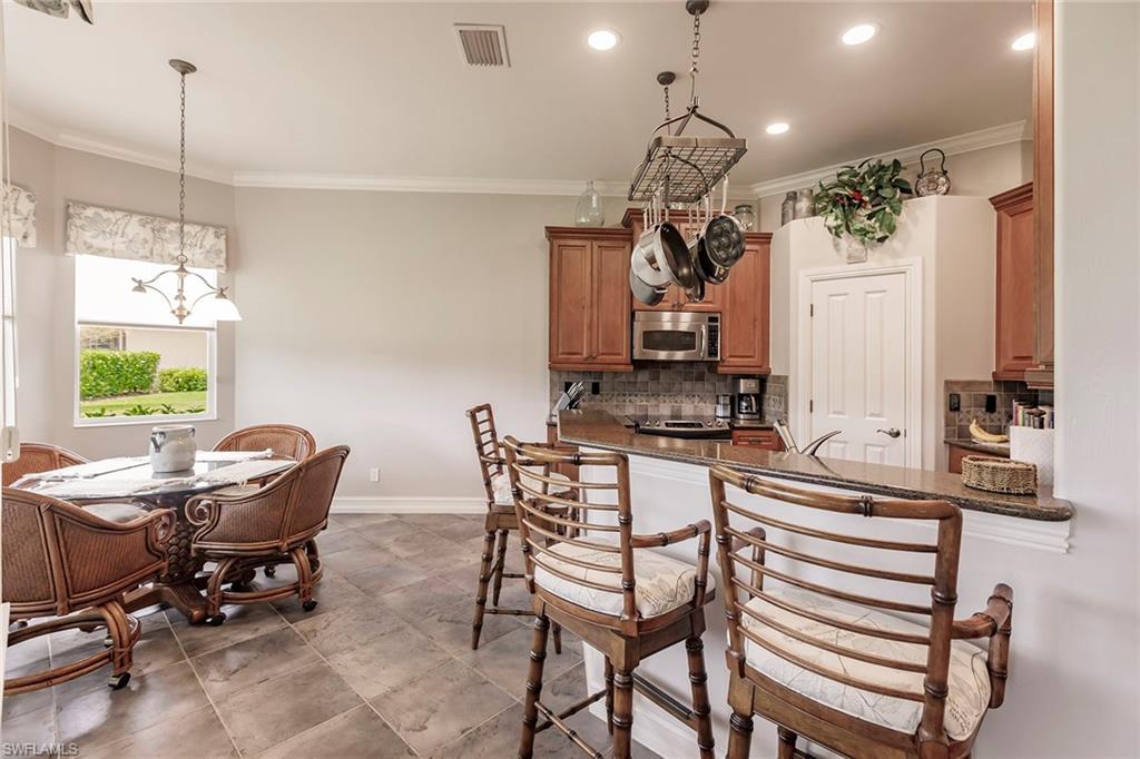 6105 Dogleg DR photo 15