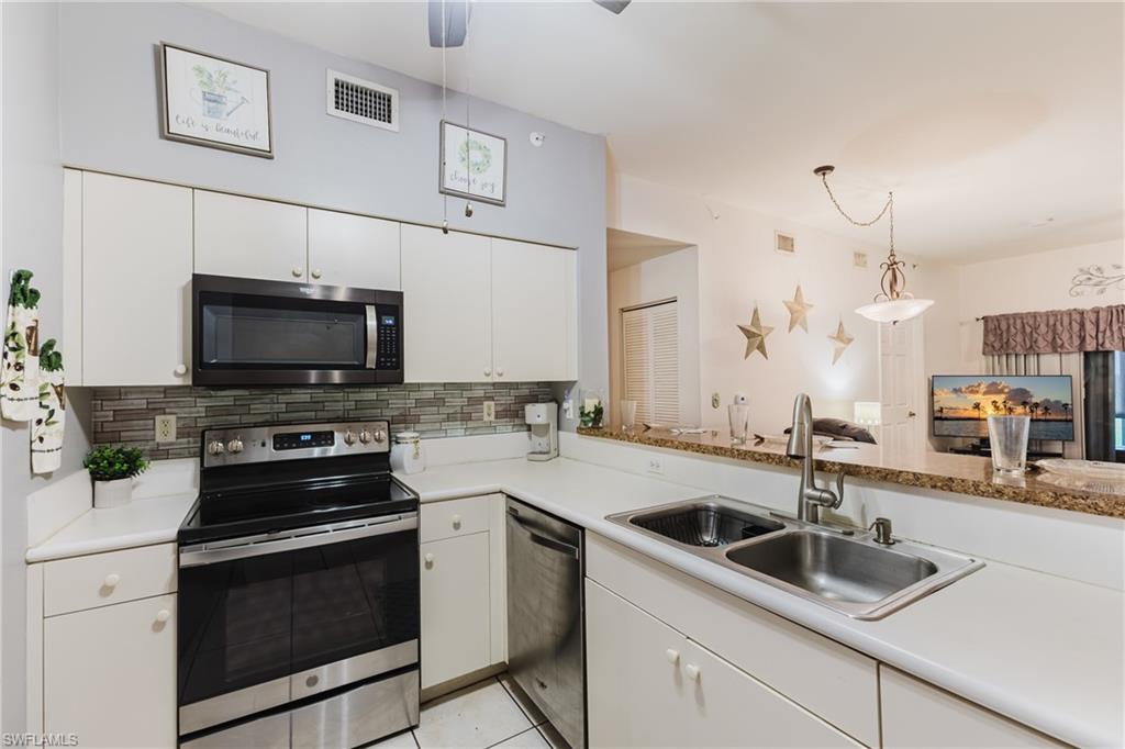 950 Hancock Creek South BLVD 411 photo 6