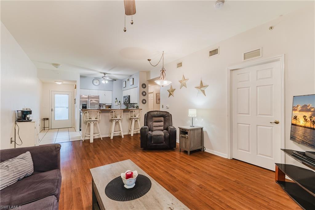 950 Hancock Creek South BLVD 411 photo 12
