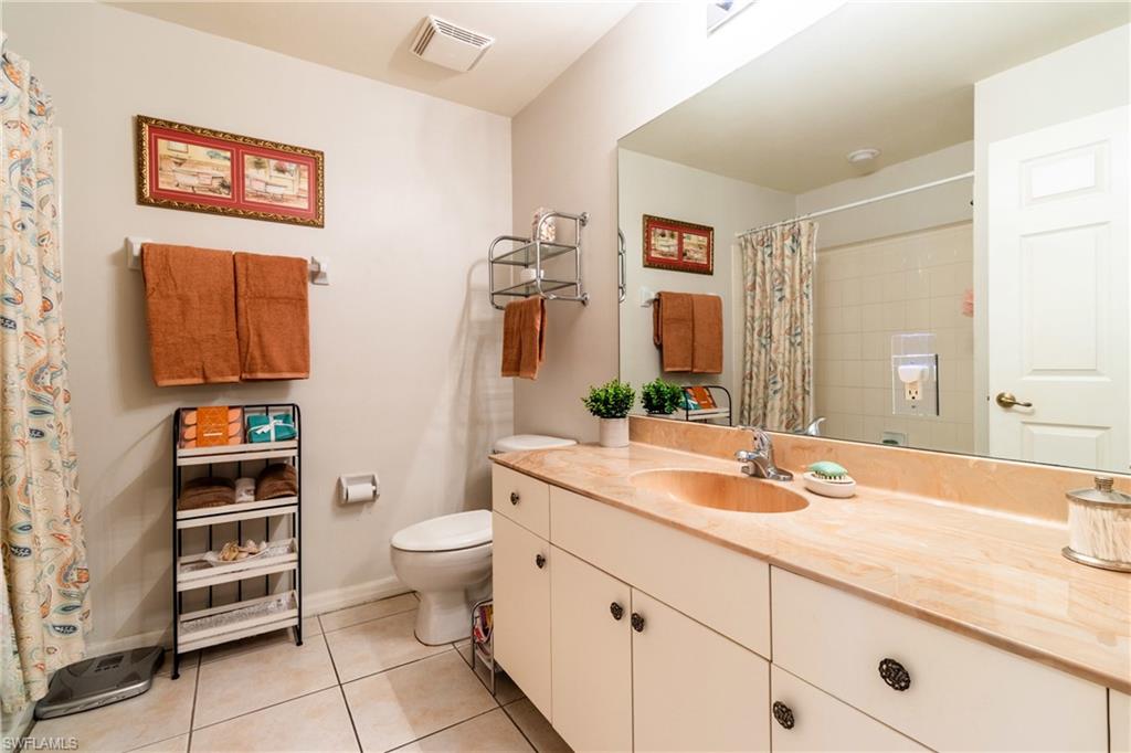 950 Hancock Creek South BLVD 411 photo 20