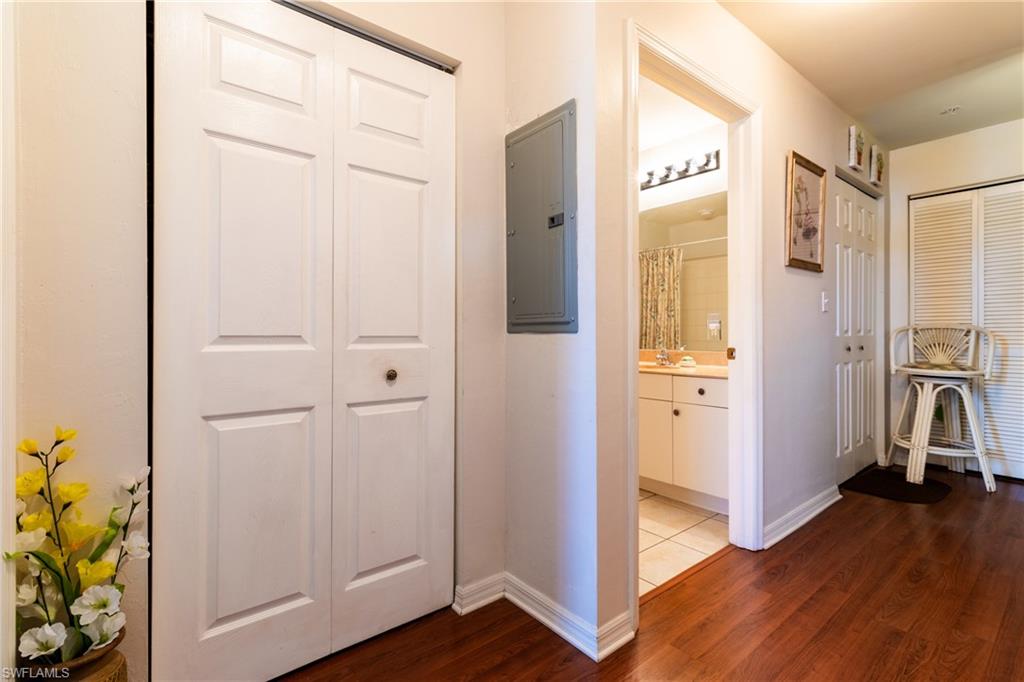 950 Hancock Creek South BLVD 411 photo 21