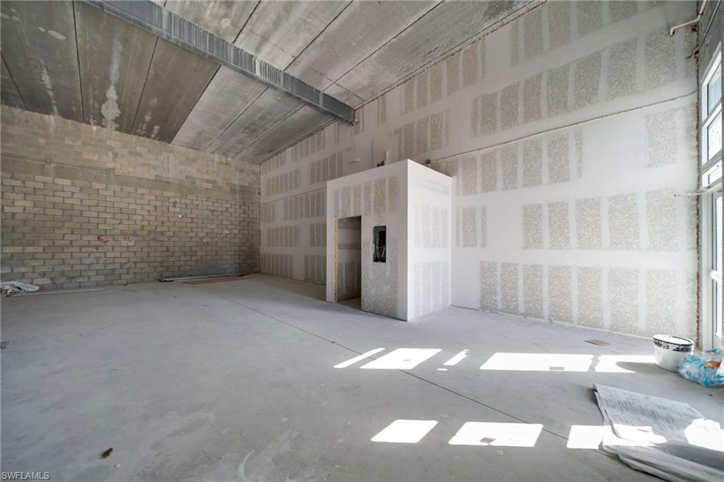 1913 NE 10th TER photo 7