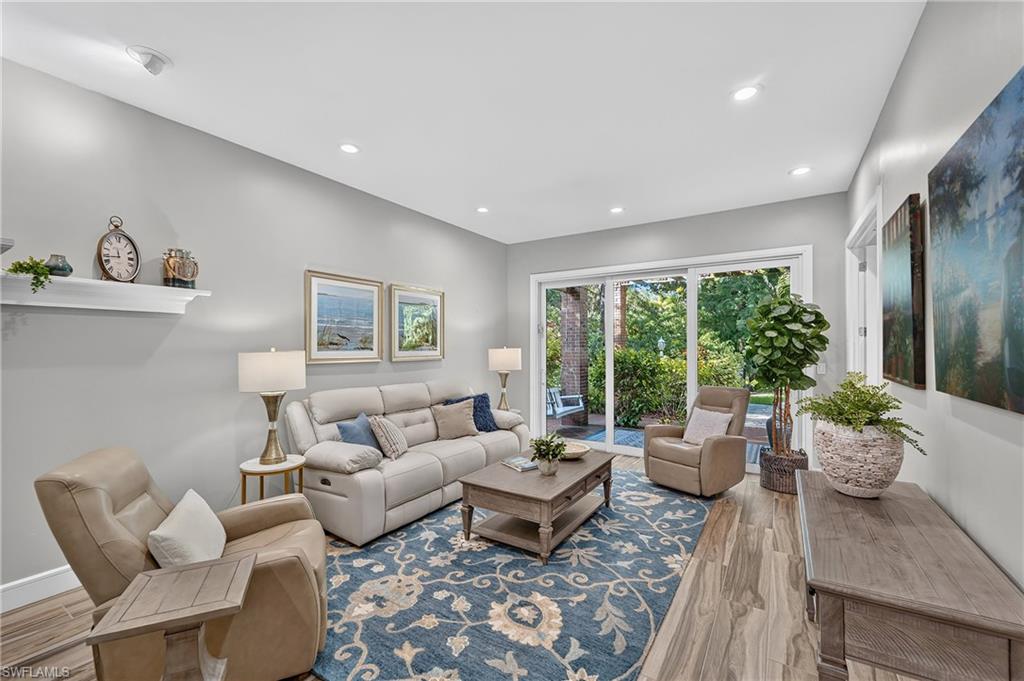 13672 Pine Villa LN photo 12