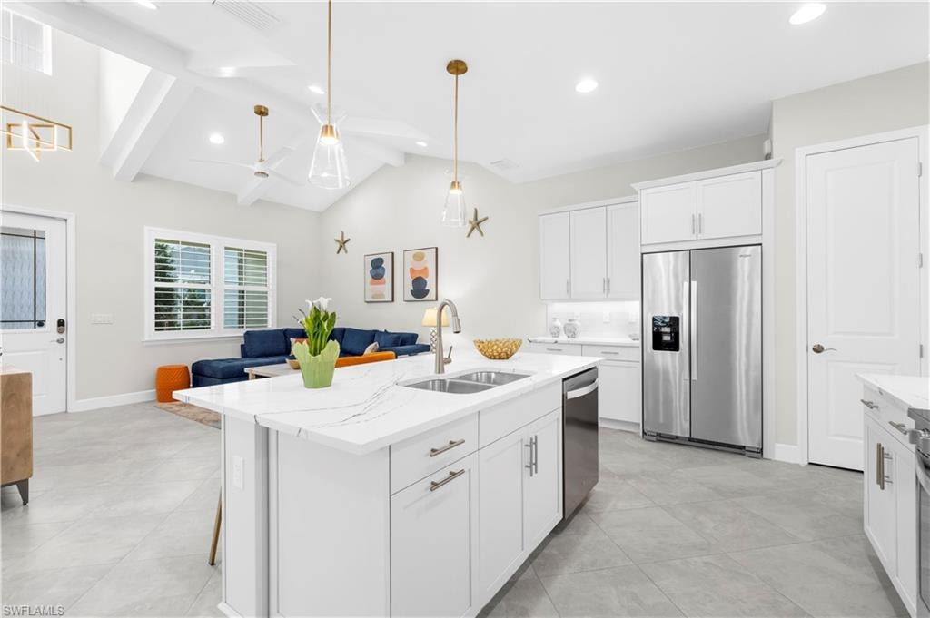 7080 Saona CT photo 7