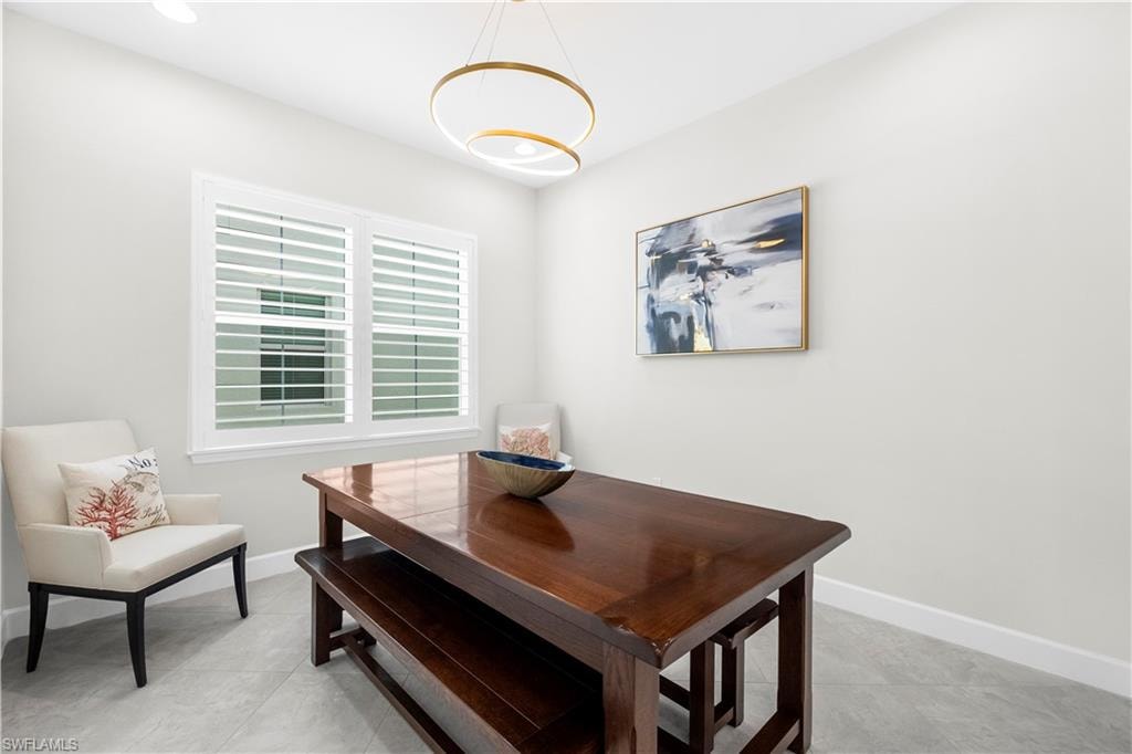 7080 Saona CT photo 8