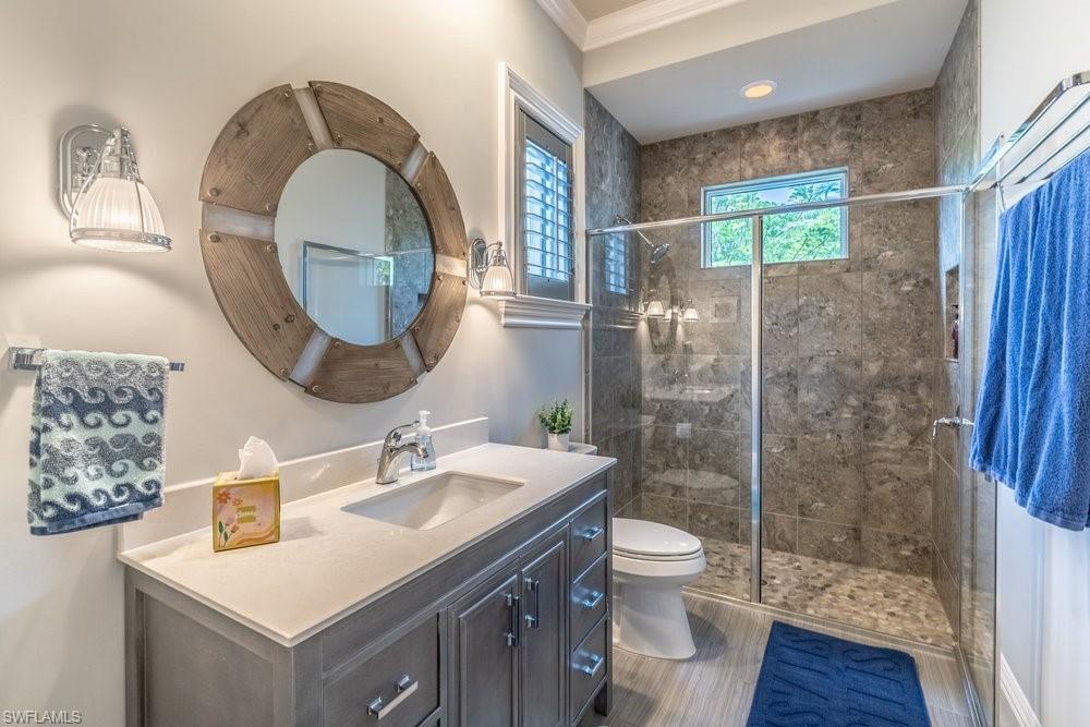 Full ensuite 1 + pool bath