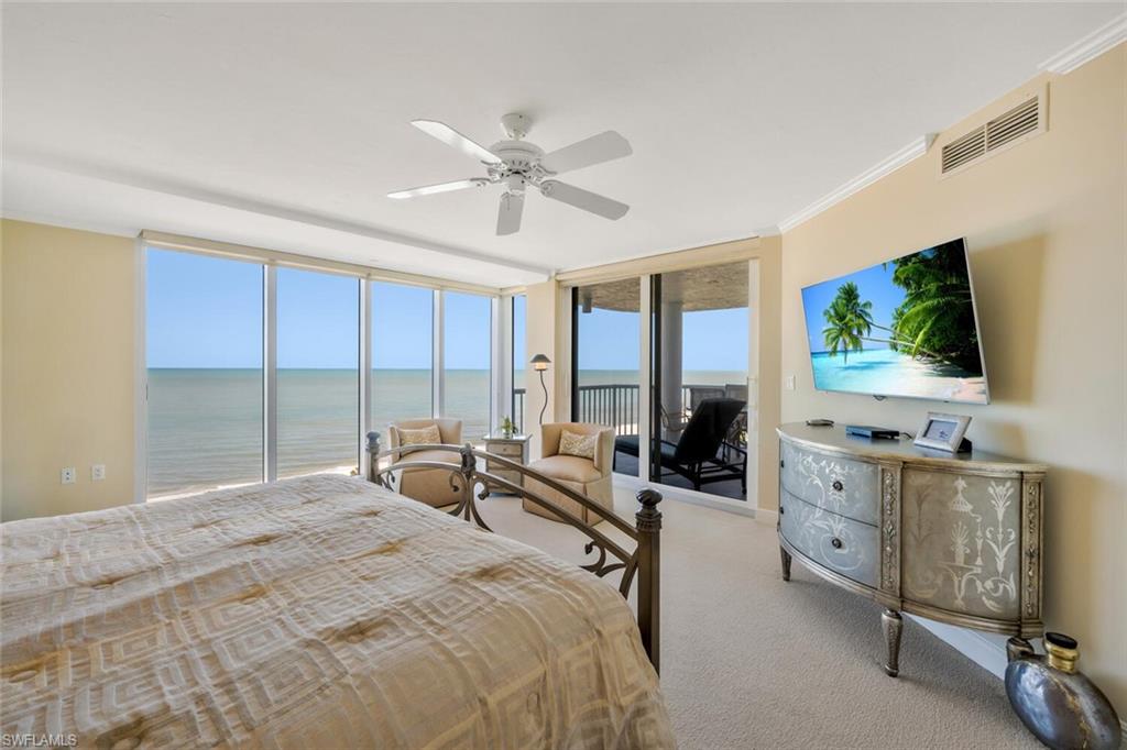 Primary Bedroom/King Bed