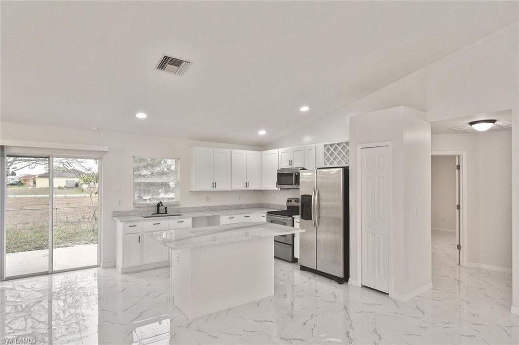 530 Peerless CIR photo 16