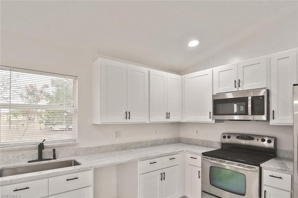 530 Peerless CIR photo 36