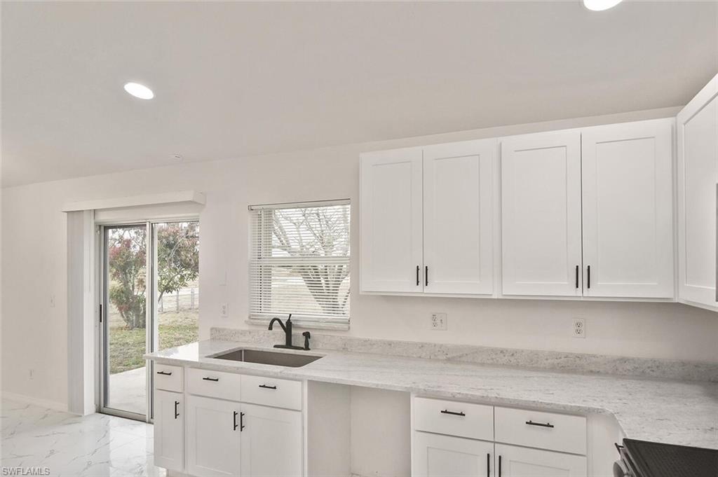 530 Peerless CIR photo 19