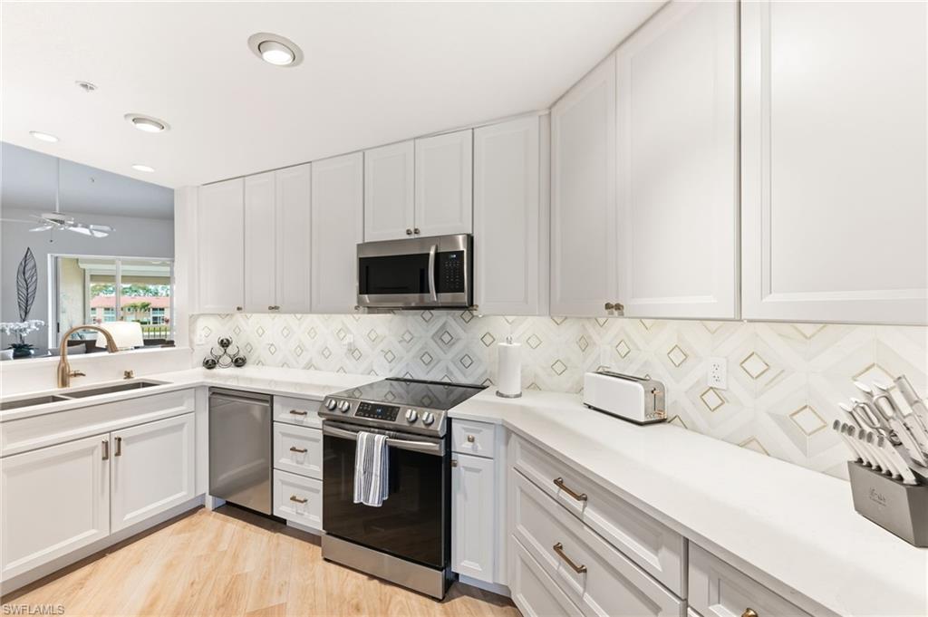 6930 Huntington Lakes CIR 203 photo 6