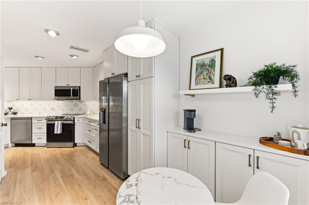 6930 Huntington Lakes CIR 203 photo 7