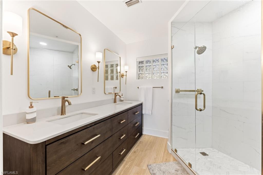 6930 Huntington Lakes CIR 203 photo 11