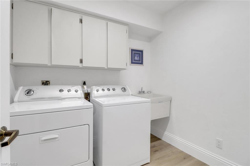 Spacious Laundry Room with laundry tub