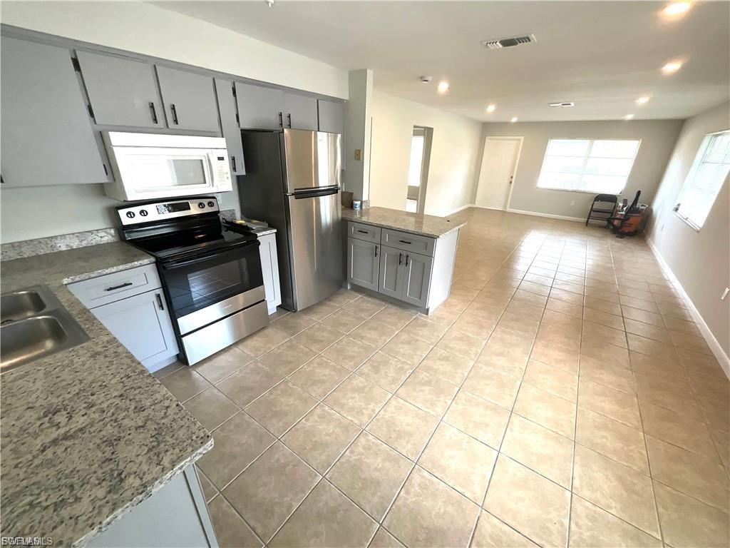 610 SE 13th CT A photo 22