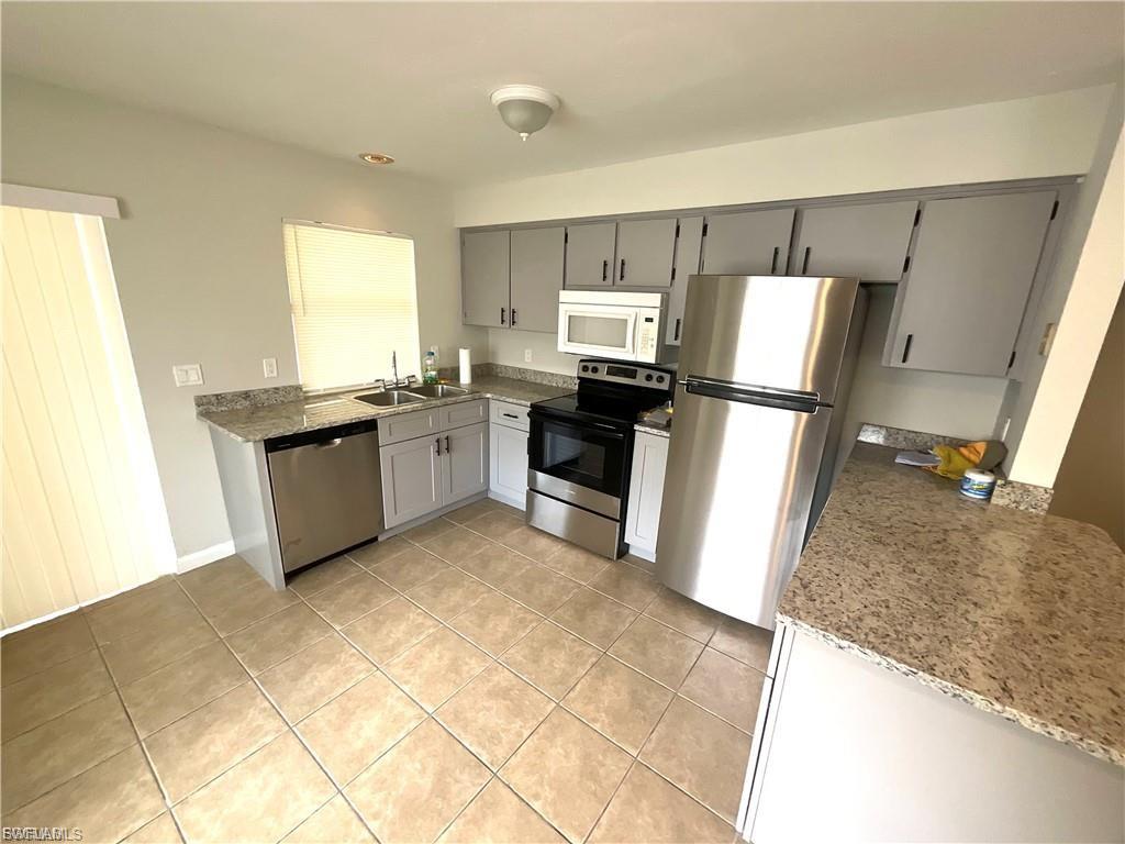 610 SE 13th CT A photo 21