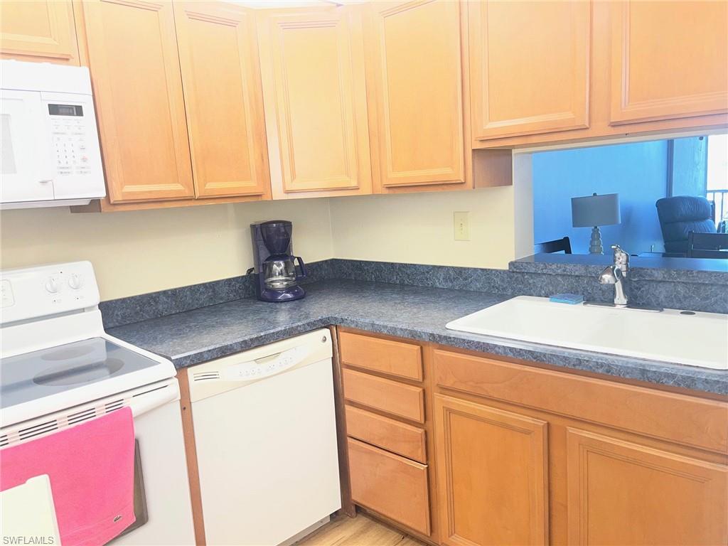 6220 Augusta DR 301