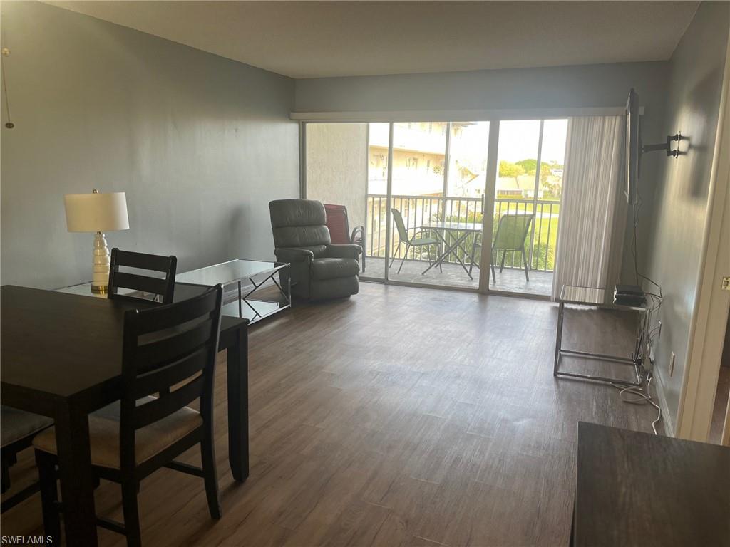 6220 Augusta DR 301