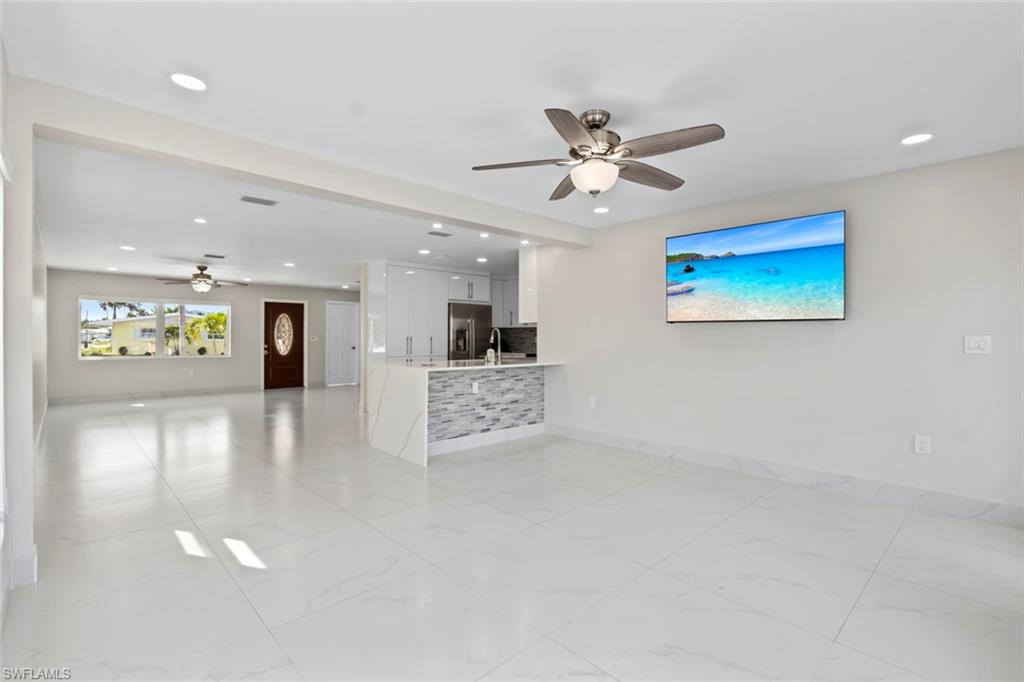 107 Albatross ST photo 27