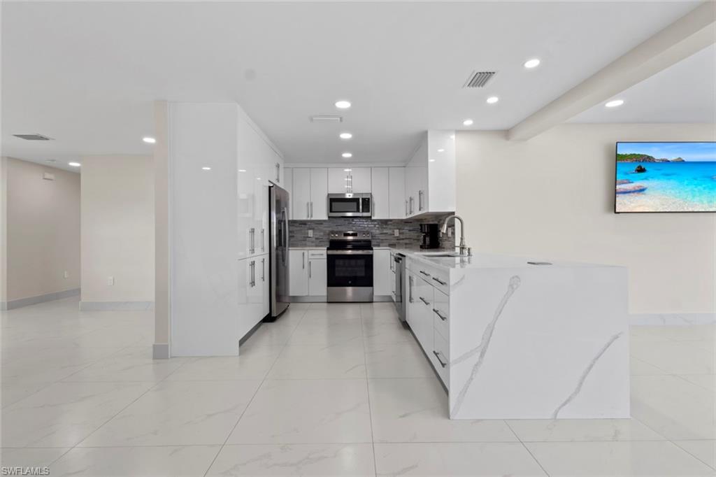 107 Albatross ST photo 13