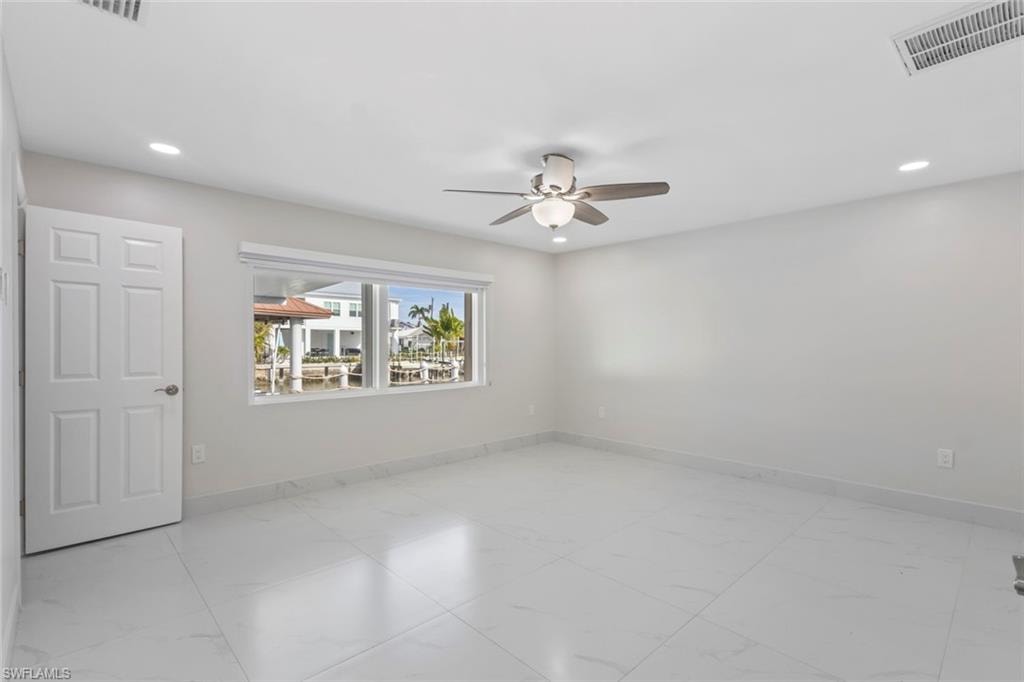 107 Albatross ST photo 20