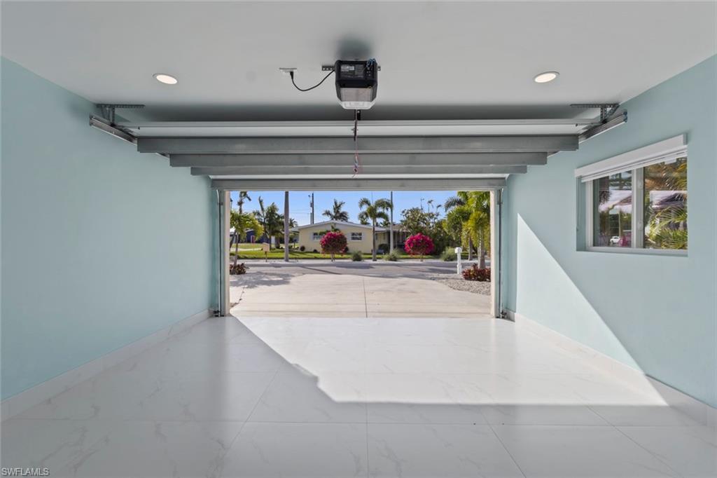107 Albatross ST photo 24