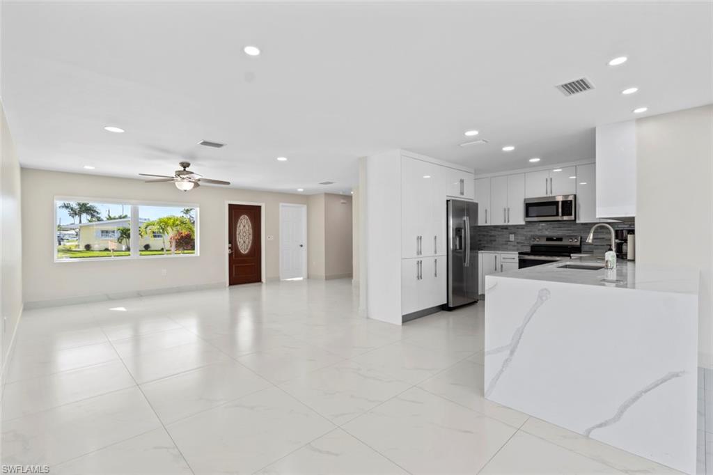 107 Albatross ST photo 14