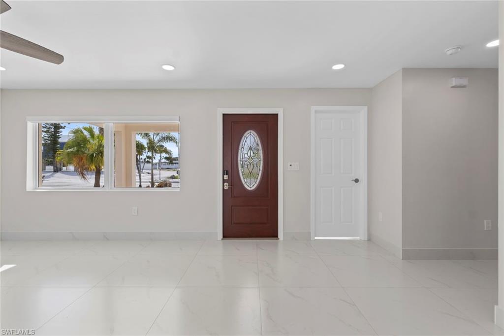 107 Albatross ST photo 25