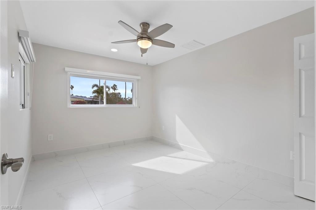 107 Albatross ST photo 21