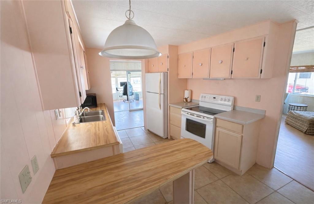 26110 Princess LN photo 6