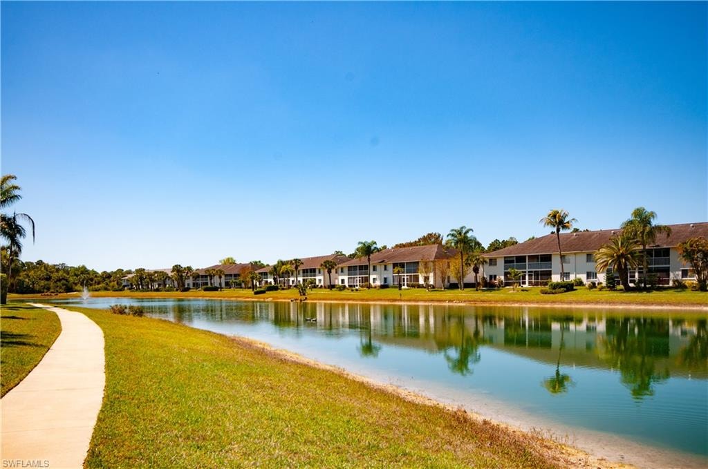 Beautiul lake view with fountain