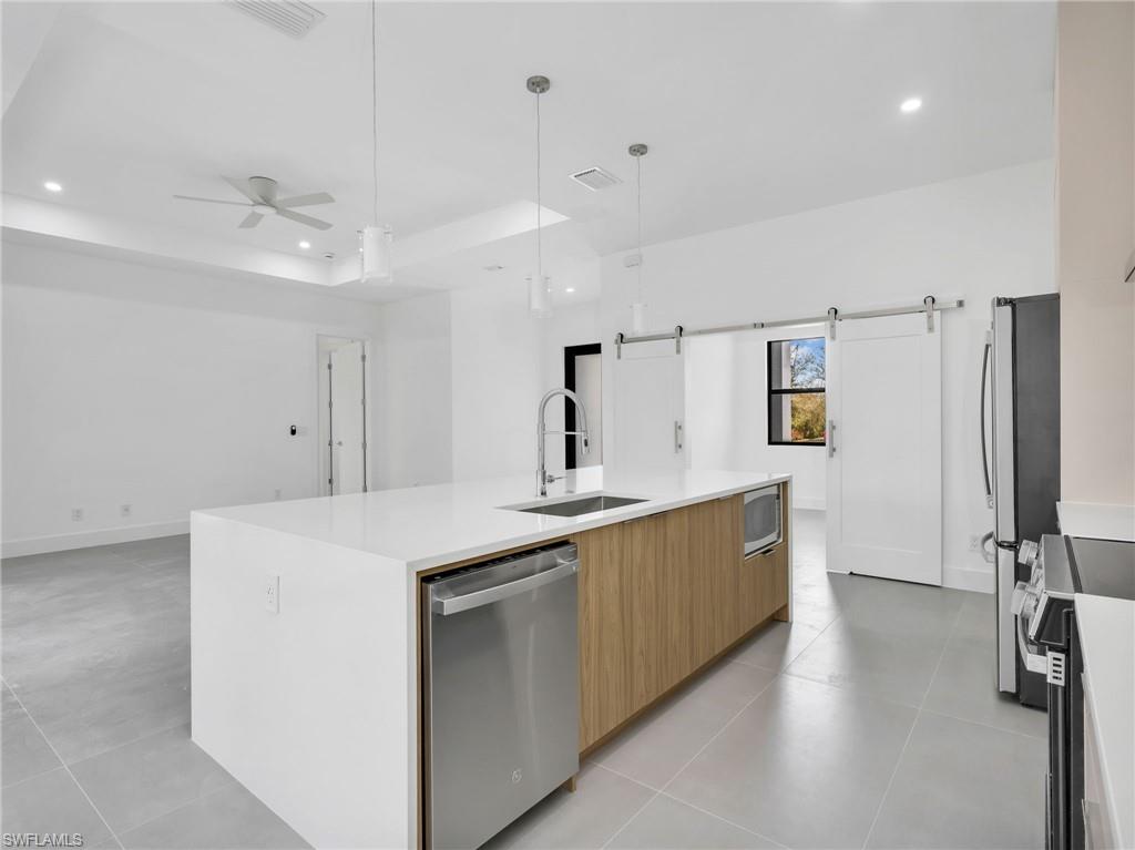 11153 Carnegie AVE photo 22