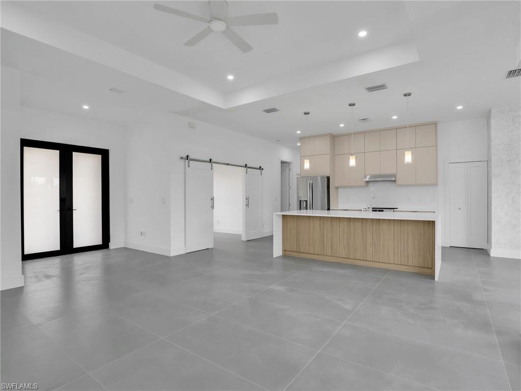 11153 Carnegie AVE photo 7