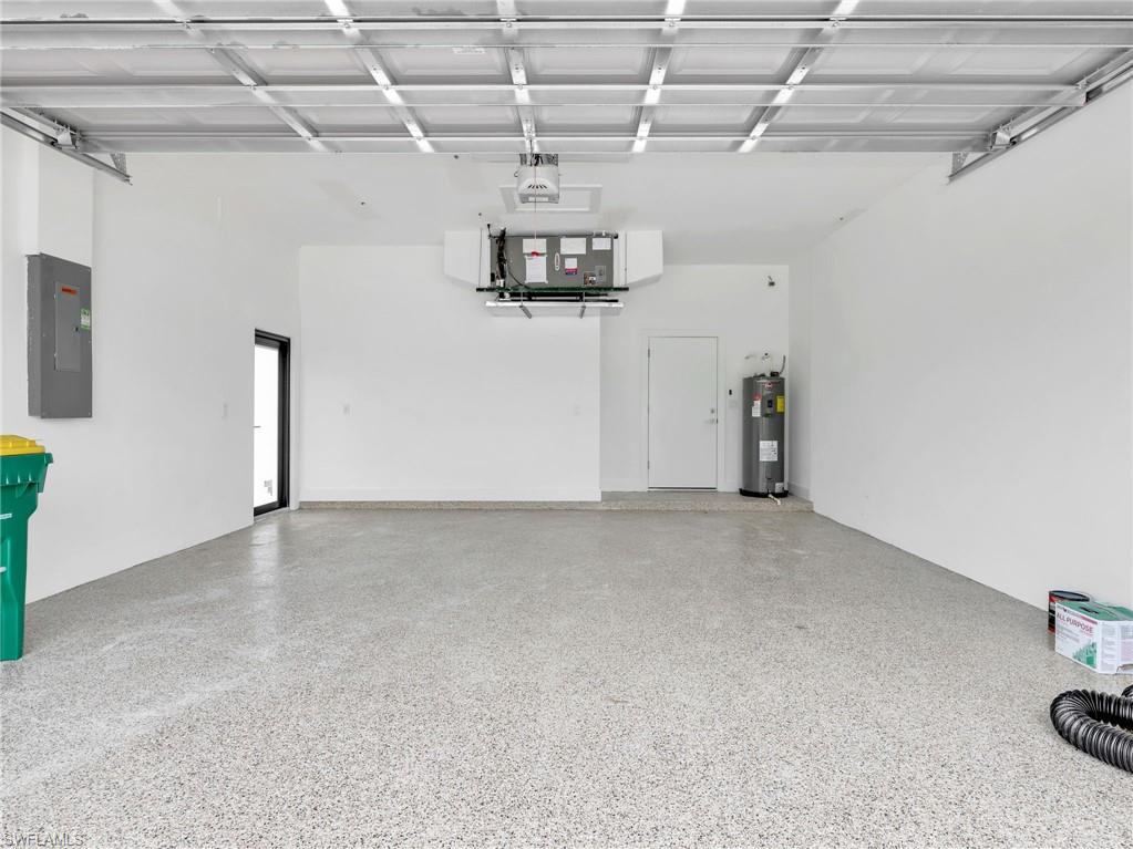 11153 Carnegie AVE photo 37