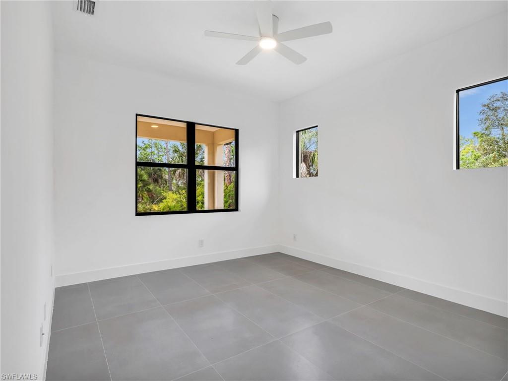 11153 Carnegie AVE photo 21