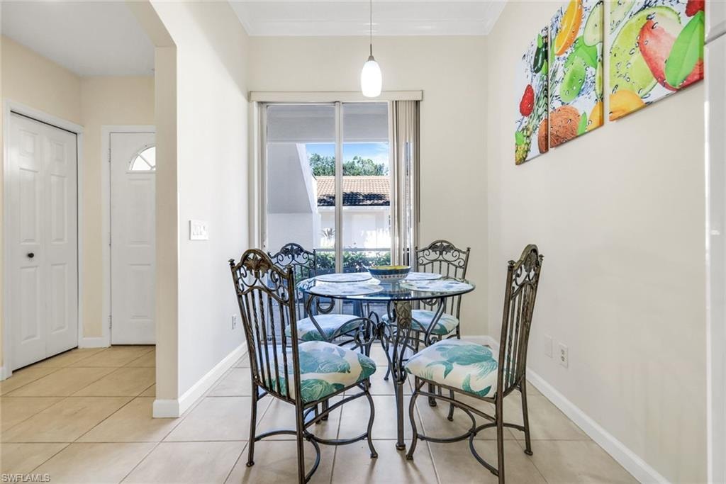 Eat in Kitchen area with view into the front Lanai.